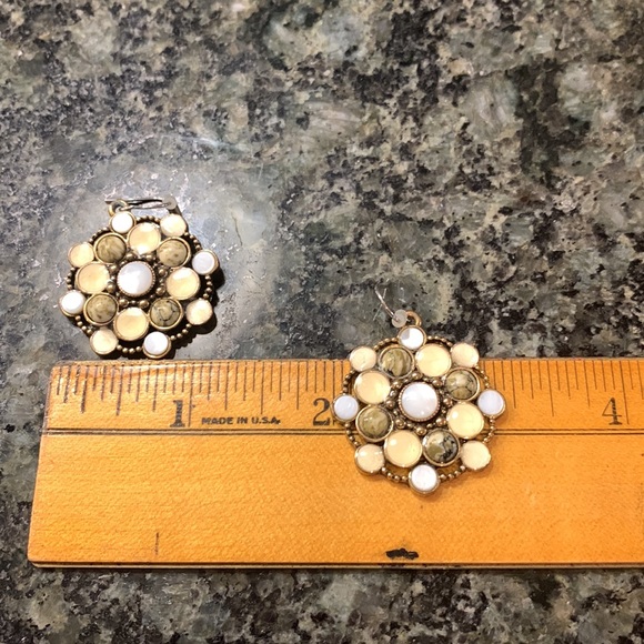 $6 Earrings - Picture 3 of 3